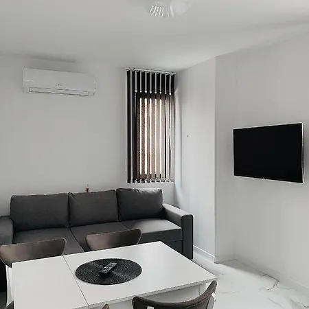 узунови 桑丹斯基