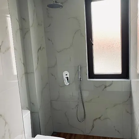 公寓 узунови 桑丹斯基