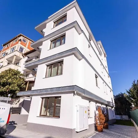 узунови * 桑丹斯基